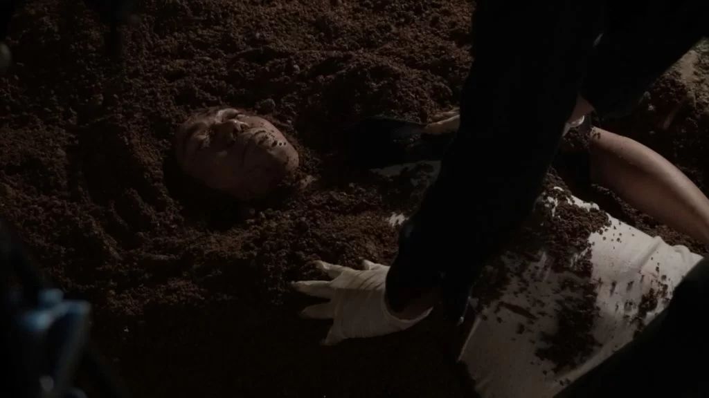 人生第一次拍被泥活埋戲份，謝天華坦言感覺幾恐佈。