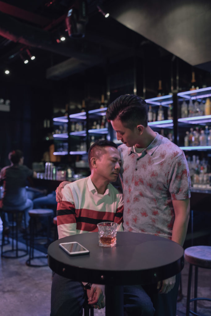 徐肇平與陳國邦在劇中飾演同性伴侶，二人有不少親密對手戲，題材是在本地劇集中較少見的。