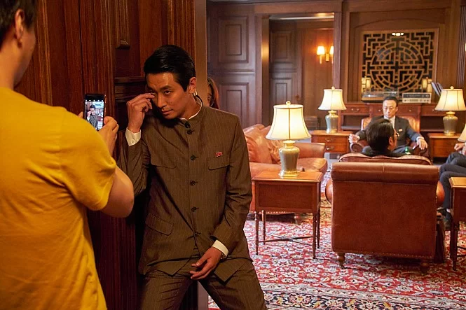 這樣一看,嚴肅的北韓高官又變回專門搞笑的地獄使者呢!