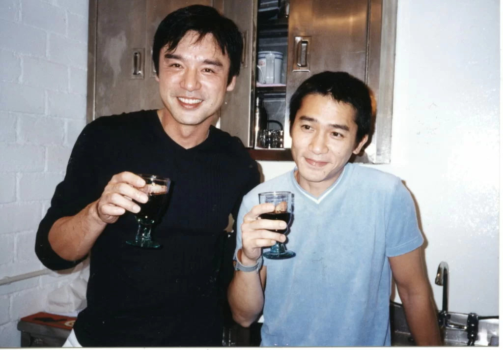 Bee哥哥與梁朝偉喜歡喝酒碰頭,低潮期間偉仔陪伴度過難過的日子。