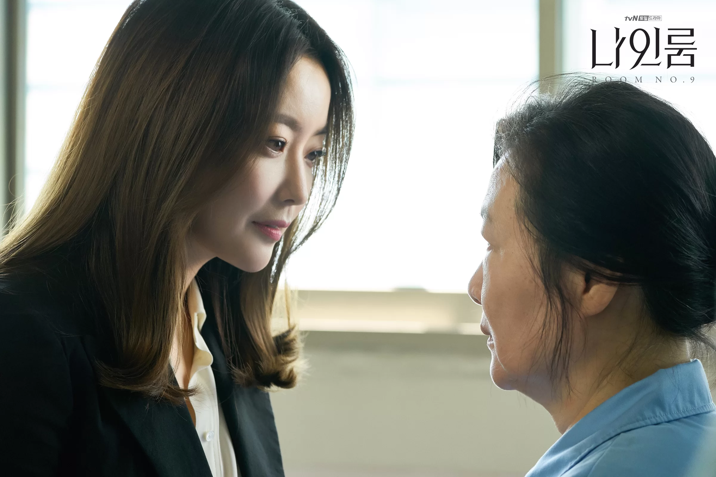 劇中金喜善為上位，阻止金海淑申請減刑。