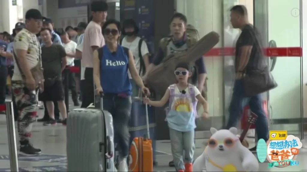 接拍內地真人騷後，朱茵坦言一家的關係也改變了，特別是老公跟女兒關係。（網上圖片）