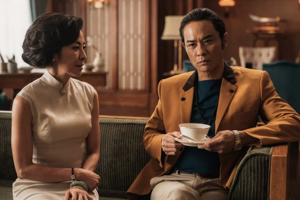 破格演奸角的嘉穎，與楊紫瓊飾演兩姊弟，片中他不滿爸爸將社團交給家姊。