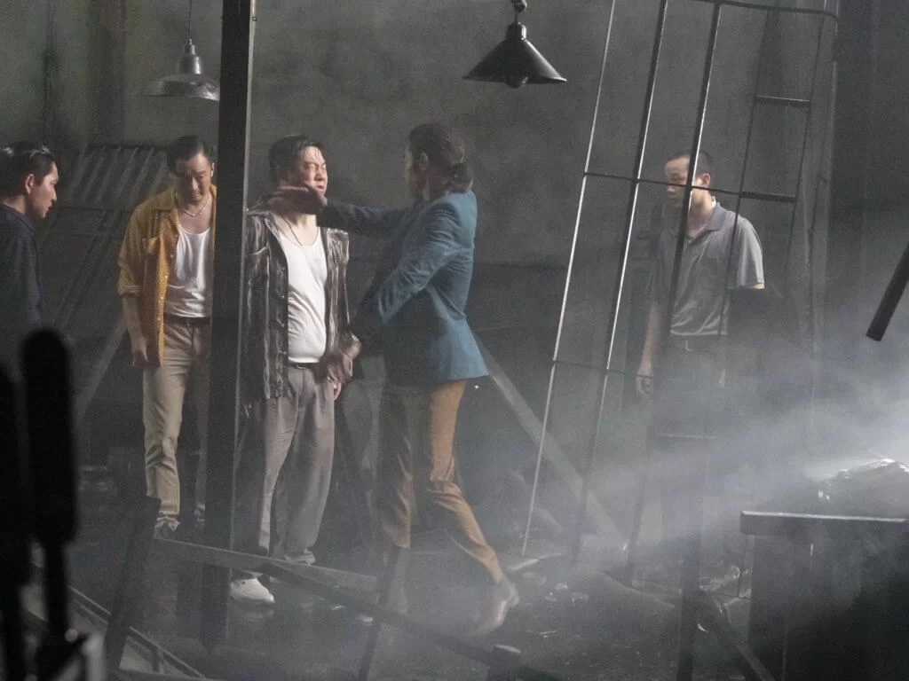 鄭嘉穎起初都不忍心用力掌摑，鏡頭後的八爺一聲令下，嘉穎才知道要出力。