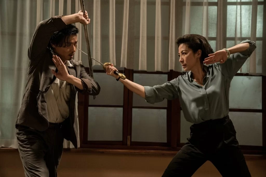 楊紫瓊與袁和平相識多年,今次俾面八爺飾演社團大家姐一角。