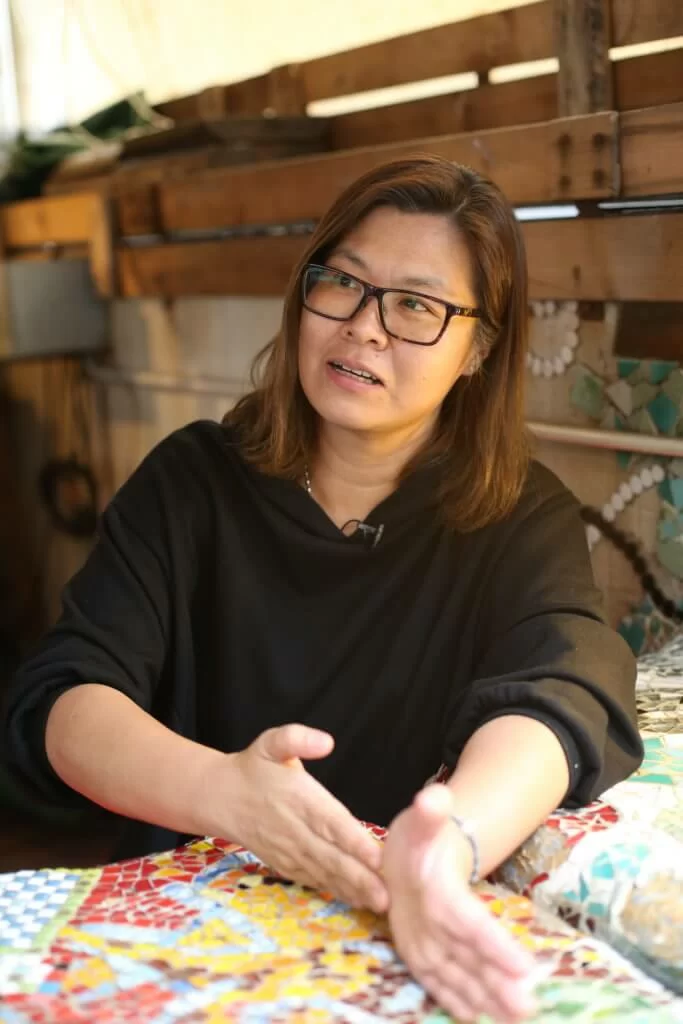 a181119d062-e1543569291587-683x1024