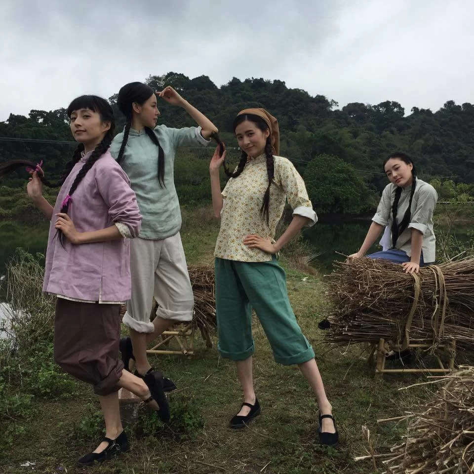 她與陳凱琳、龔嘉欣、沈卓盈因合演《平安谷之詭谷傳說》結緣,成立「少婦聯盟」