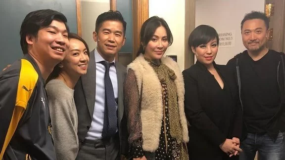 劉嘉玲亦有來捧場，看完《短暫的婚姻》來到後台探班，跟林海峰、蝦頭和潘燦良合照留念。