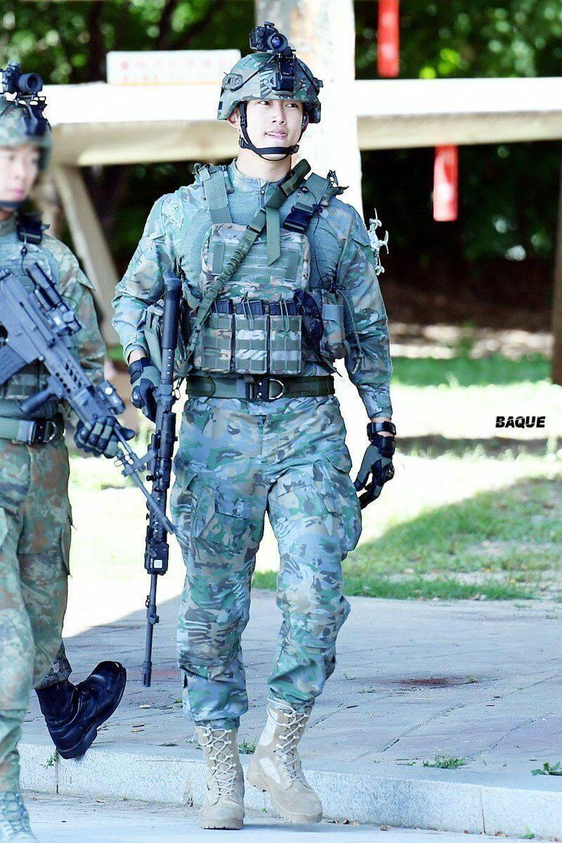 2PM成員玉澤演在新兵訓練時期已經成績彪炳，被選為中隊長統率部隊，還在各科目取得高分，他將於五月十六日退役。