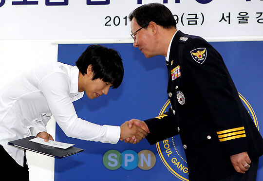 金振浩獲韓國警方表彰