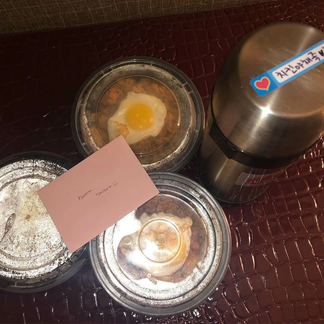 昔日Wonder Girls隊長先藝，現時隨傳教士老公定居多倫多，早前宣美到當地開騷時，得到對方愛心飯盒支持。