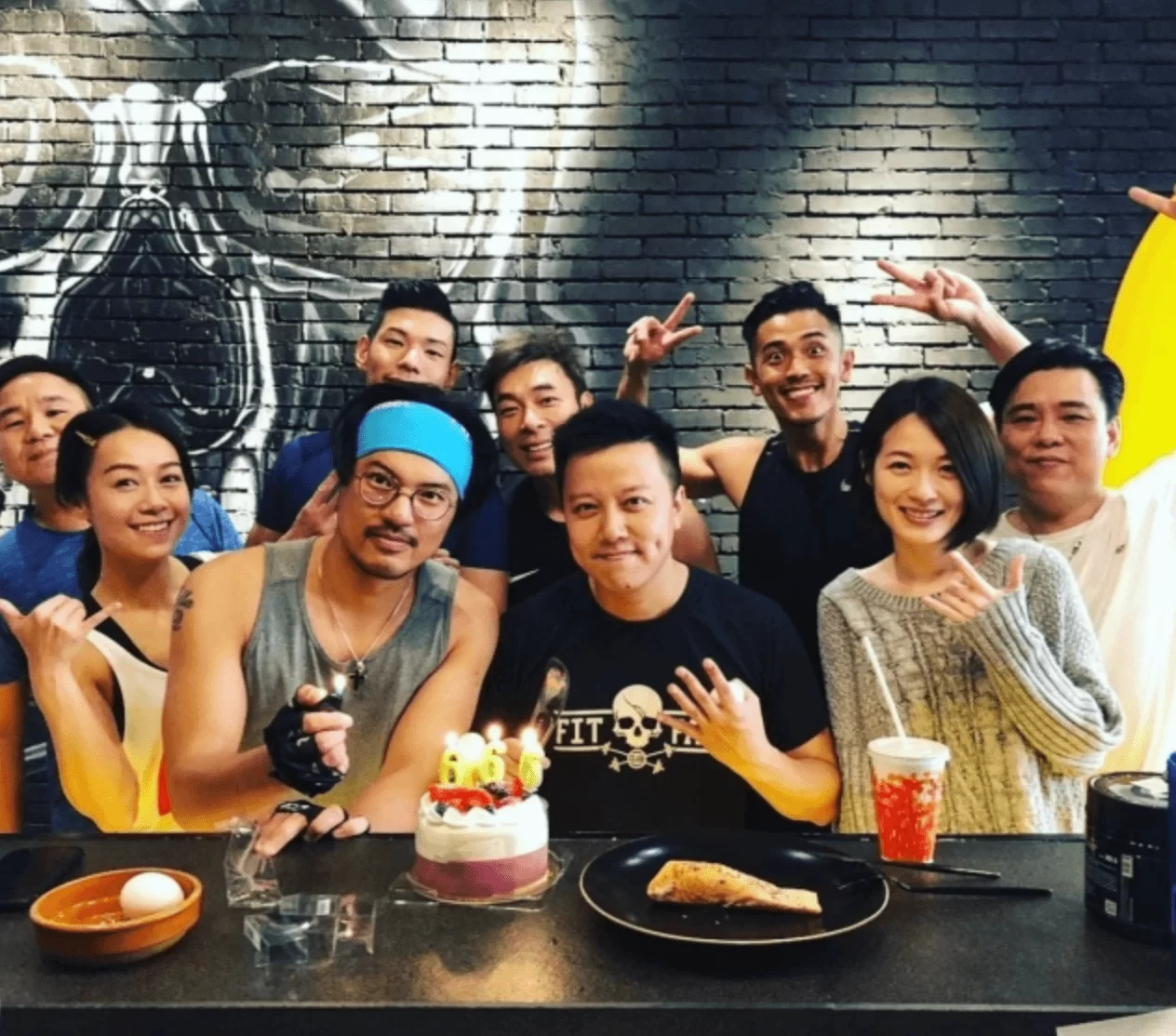今個月頭二人又為朋友慶生
