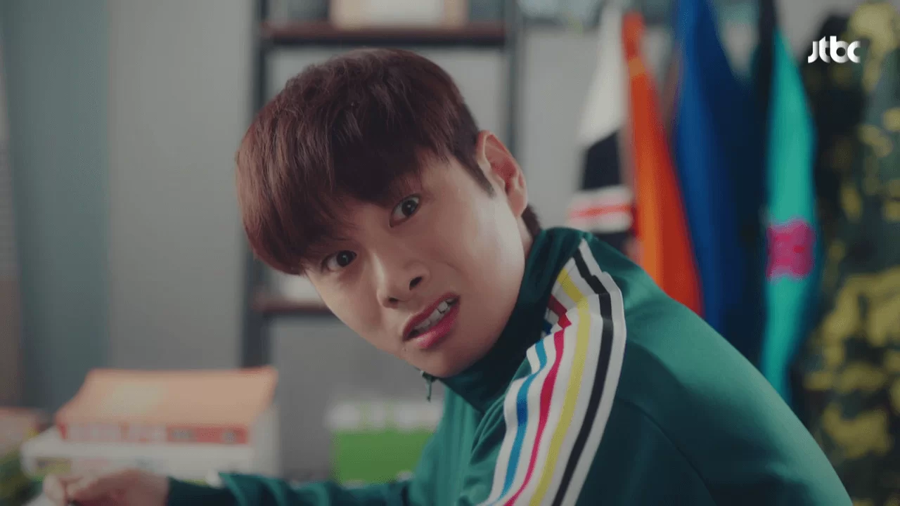 第一季跟第二季劇情完全沒有關係,唯一不變的是李伊庚依然留下放笑彈。