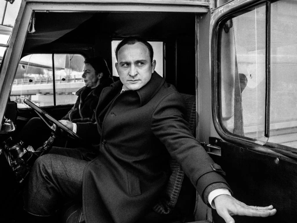 電影以四九年二戰後的波蘭社會主義興起的時代開始