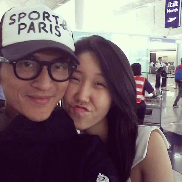 林韋辰與前妻的女兒Peony廿三歲，兩父女感情要好，拍照時頭碰頭。