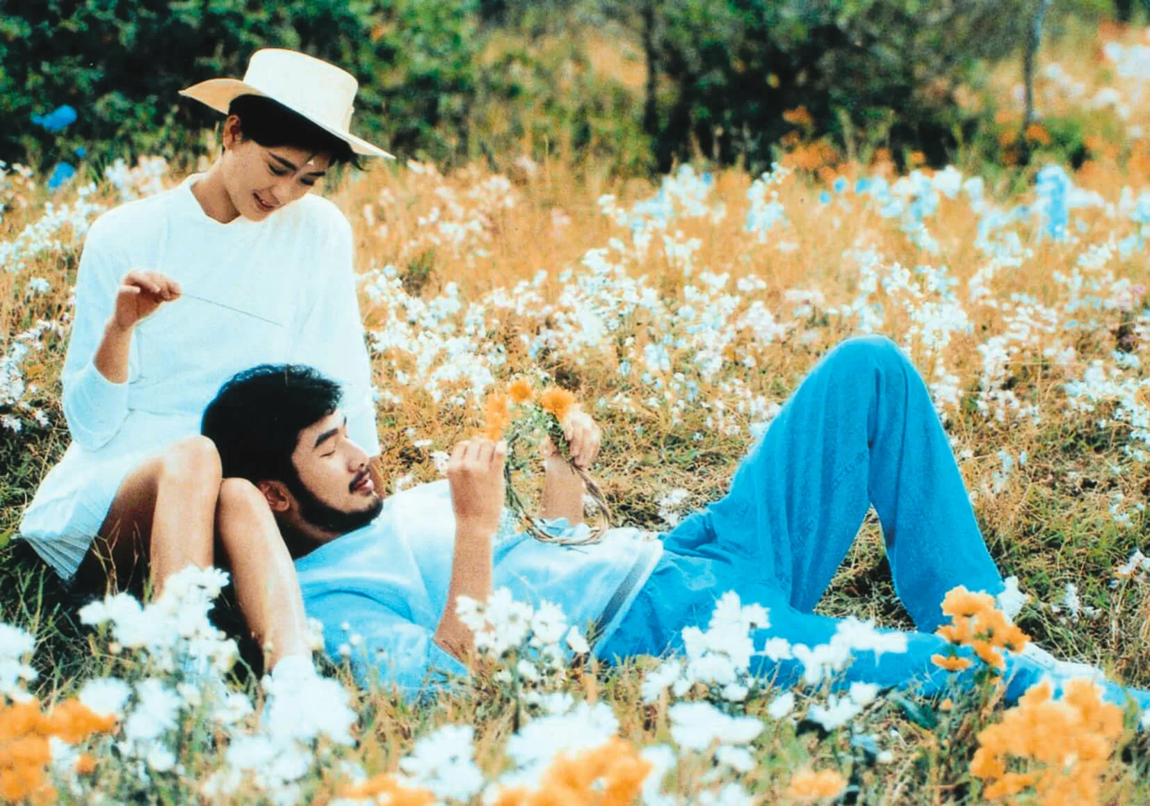 他拍第一部電影《朝花夕拾》已做男主角,與夏文汐合作;男主角的名字,也成為了他的藝名。