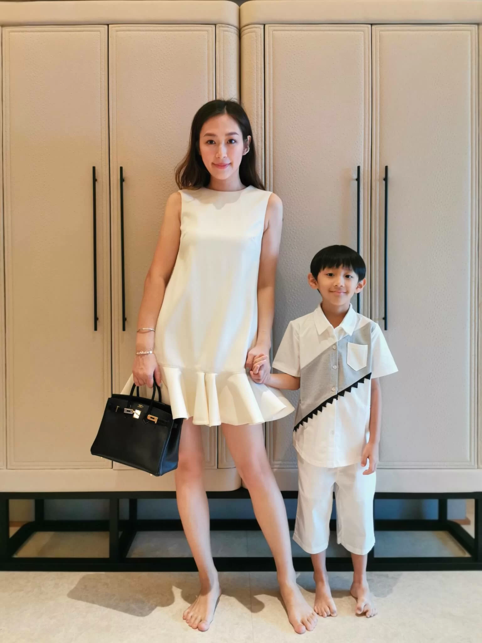 on Bobo Skirt:Valentino Bag:Hermès on Brendan Shirt:Take a nap HK