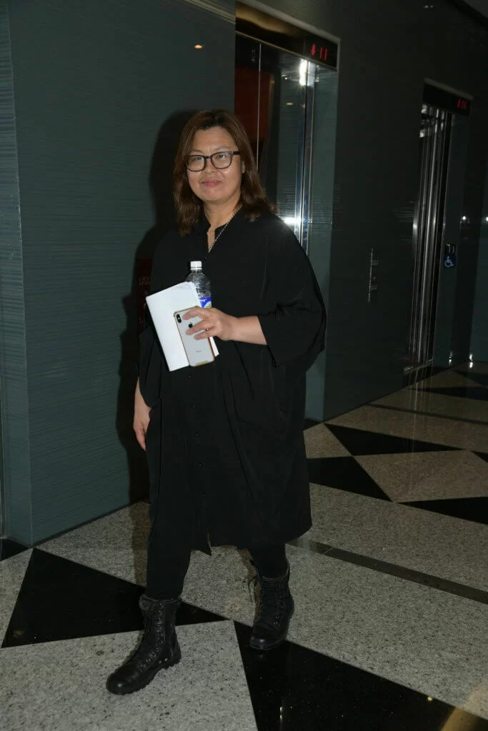 s190521b014-e1558606866832-683x1024