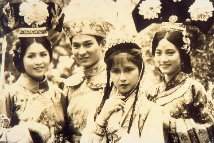 卡士強勁的劇集《皇上保重》由劉德華飾演乾隆帝,劉嘉玲飾漢人女子孫福如,曾慧雲飾皇后,而邵美琪則演香香公主。