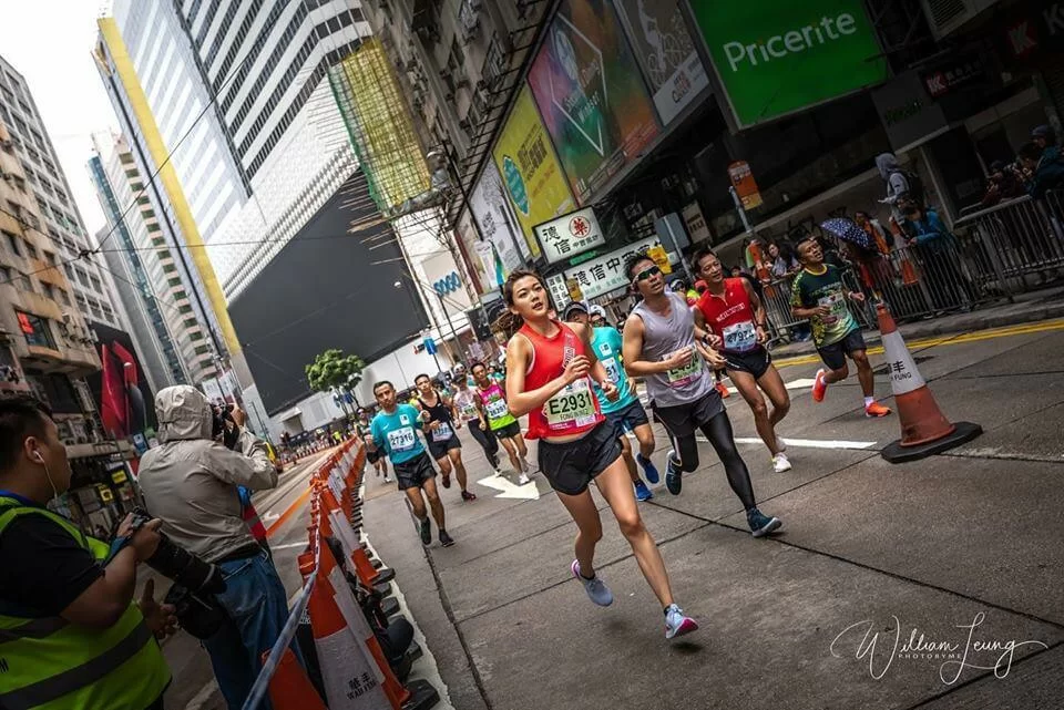 去年十月,梁諾妍完成了人生第五次的馬拉松比賽!