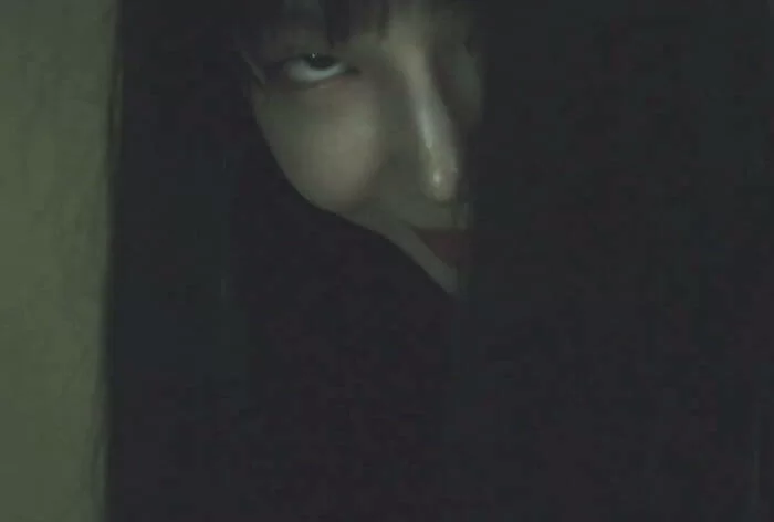 恩地素來演技不錯,《0.0嚇茲招魂》中被附身一幕更把導演嚇倒,毛骨悚然。