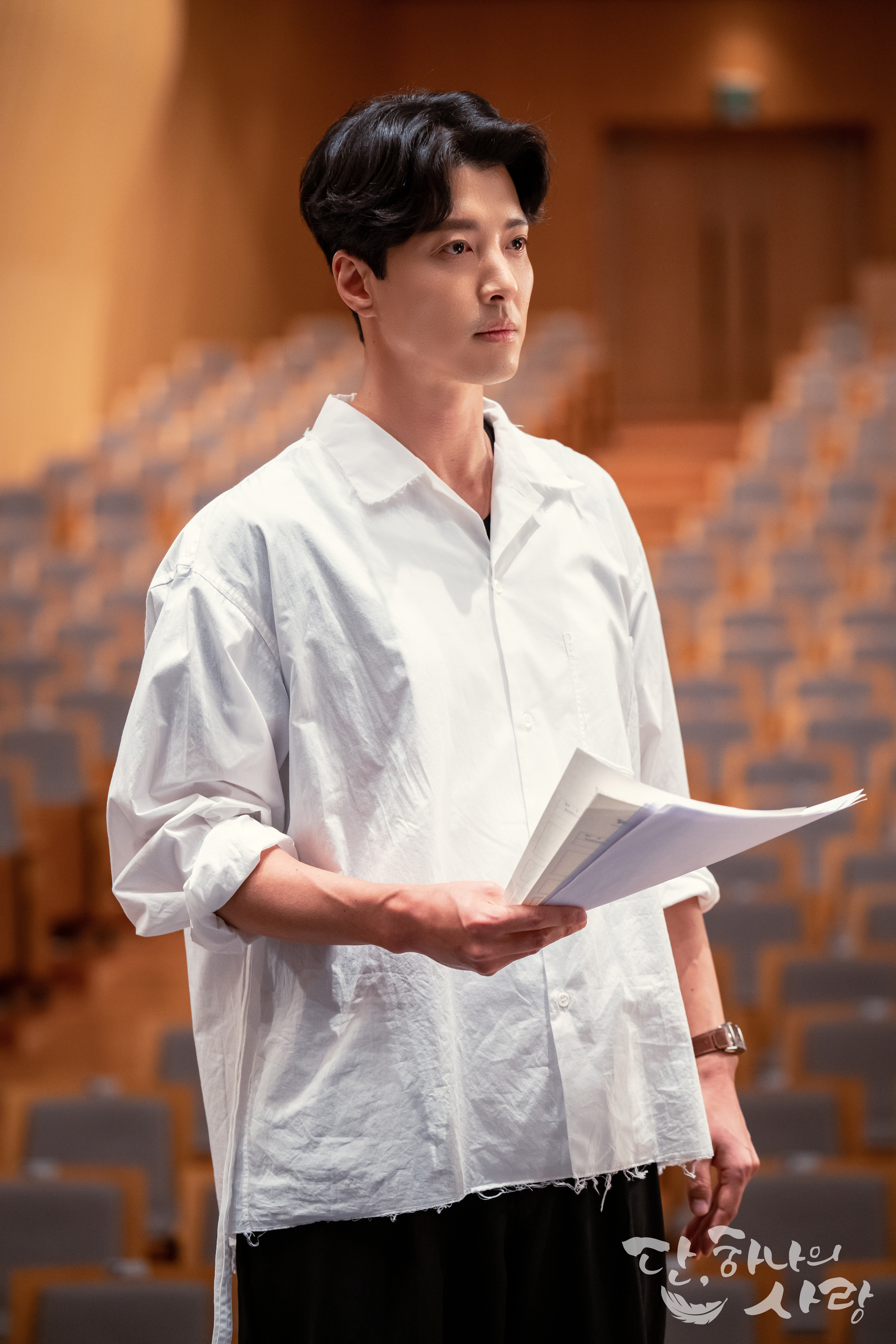 李東健在劇中飾演芭蕾舞團的藝術總監，對妍書非常提攜。