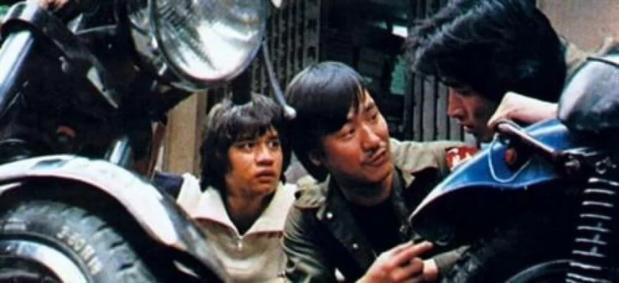 李修賢八六年成立「萬能影業」,黃栢文是公司主力班底,負責策劃、導演兼演出。