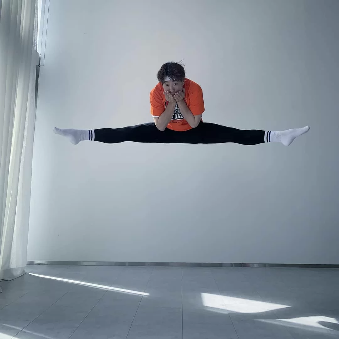 安宰洪胖胖的形象深入民心,很多網民和朋友看到他一字馬跳起都難以置信!