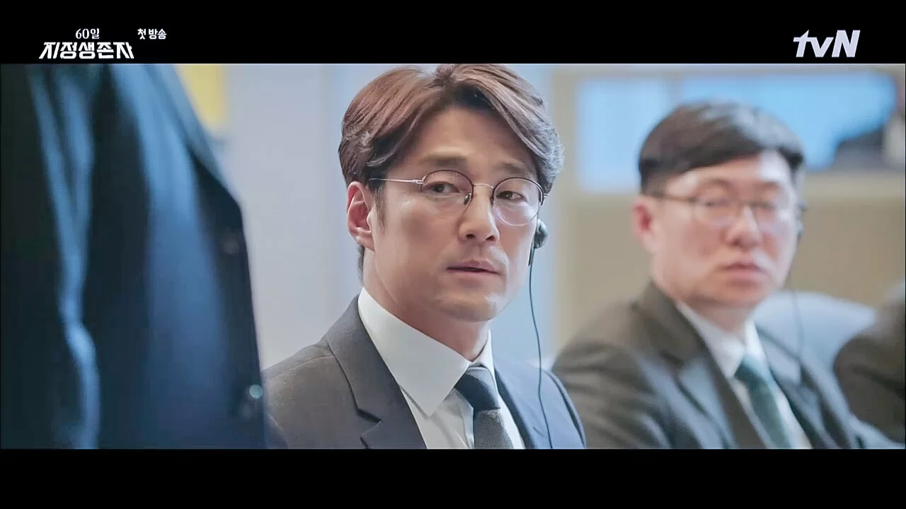 一下子由環境部跳入青瓦台,又掌軍又掌政,但對武振來說每一個決定都帶着千斤重。