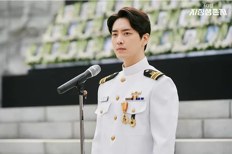 跟池珍熙不同,李俊赫於劇中是具天生領導力和政治魅力的無黨派國會議員。