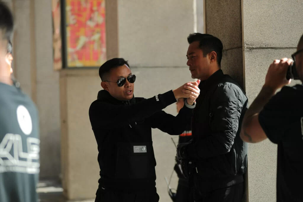 導演文偉鴻最擔心古天樂頸椎手術後的傷勢。