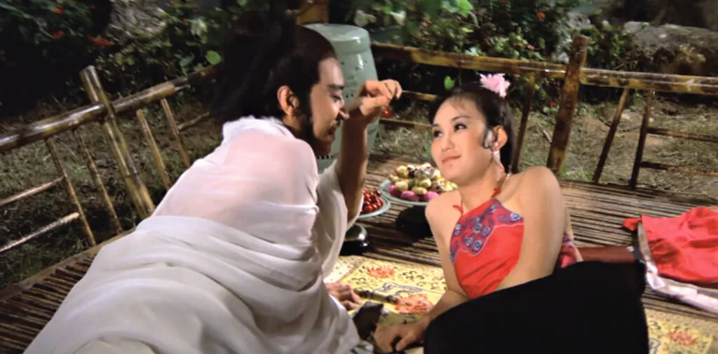 胡錦在《金瓶雙艷》飾演潘金蓮,與楊群演的西門慶做對手戲。