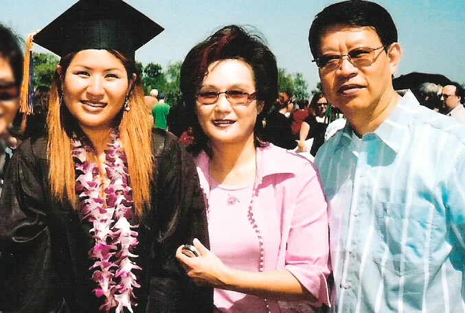 女兒顧芩在美國生活,只剩下胡錦和老公顧安生在台灣,女兒不在,她也習慣了。