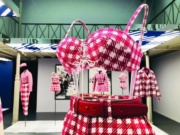 50tina01a_%e8%aa%bf%e6%95%b4%e5%a4%a7%e5%b0%8f