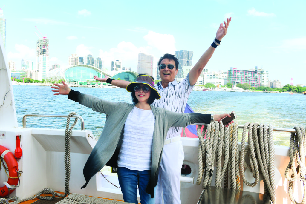 太太小莉陪同秦祥林到高雄支持甄珍