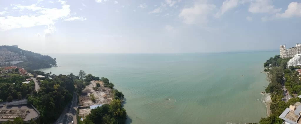 李家聲新居位於檳城峇都丁宜,一千一百呎的單位只售約一百五十萬港幣,目前仍在裝修中。