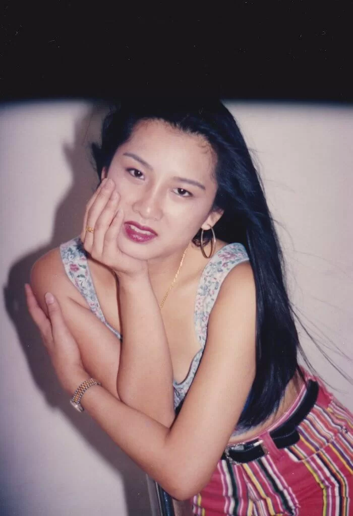 年輕時的黃梓瑋,面貌娟好。