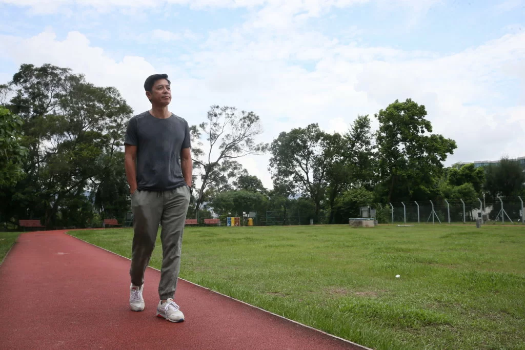 何啟南在無綫二十三年,一直堅守崗位,希望有更多演出機會。