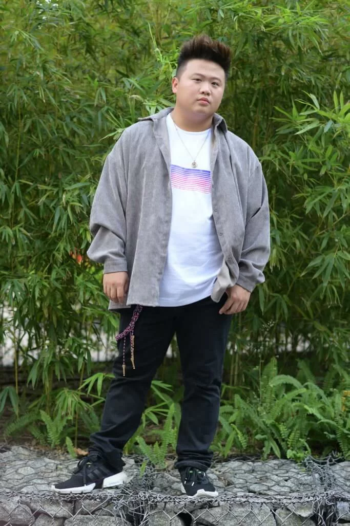 肥仔指在talk show中會有唱歌和小劇場等表演