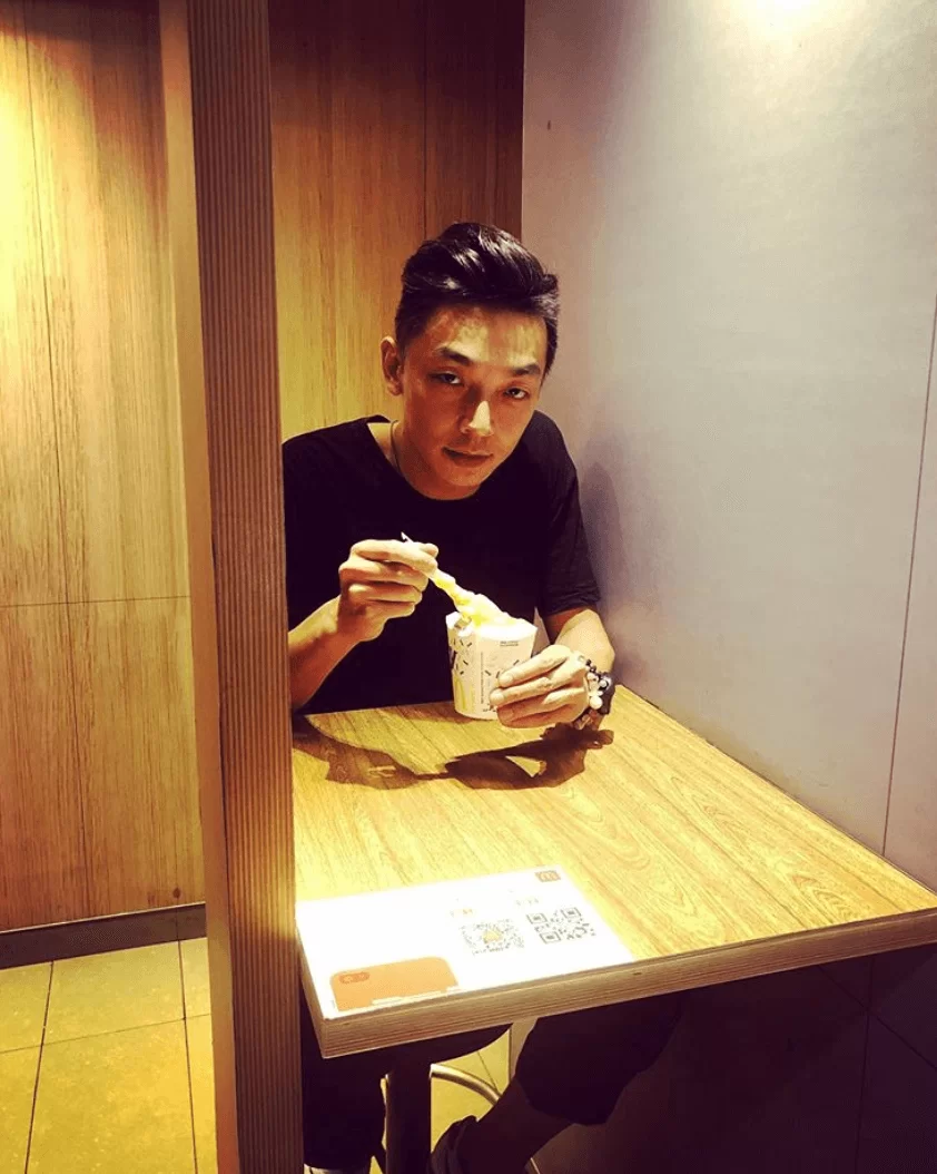 樣貌酷似梁烈唯（梁競徽）