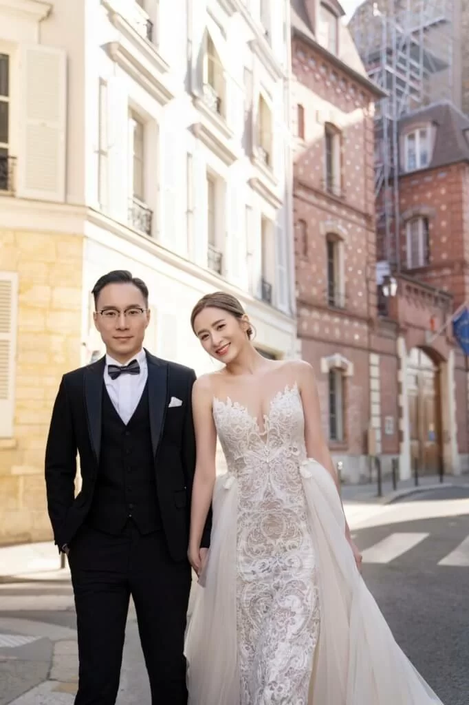 十月二十一日是兩人在法國拍婚照一周年紀念。