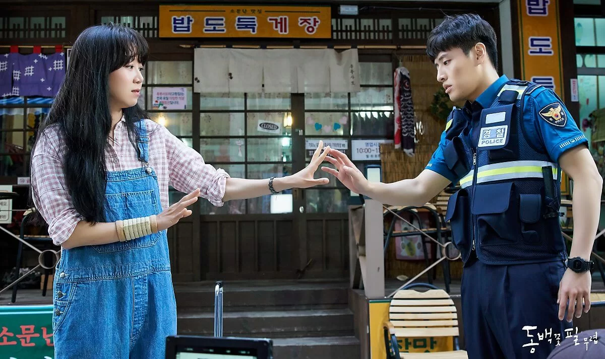 《山茶花開時》遠赴離首爾近五小時車程,位於慶尚北道的浦項九龍浦近代歷史文化街取景。