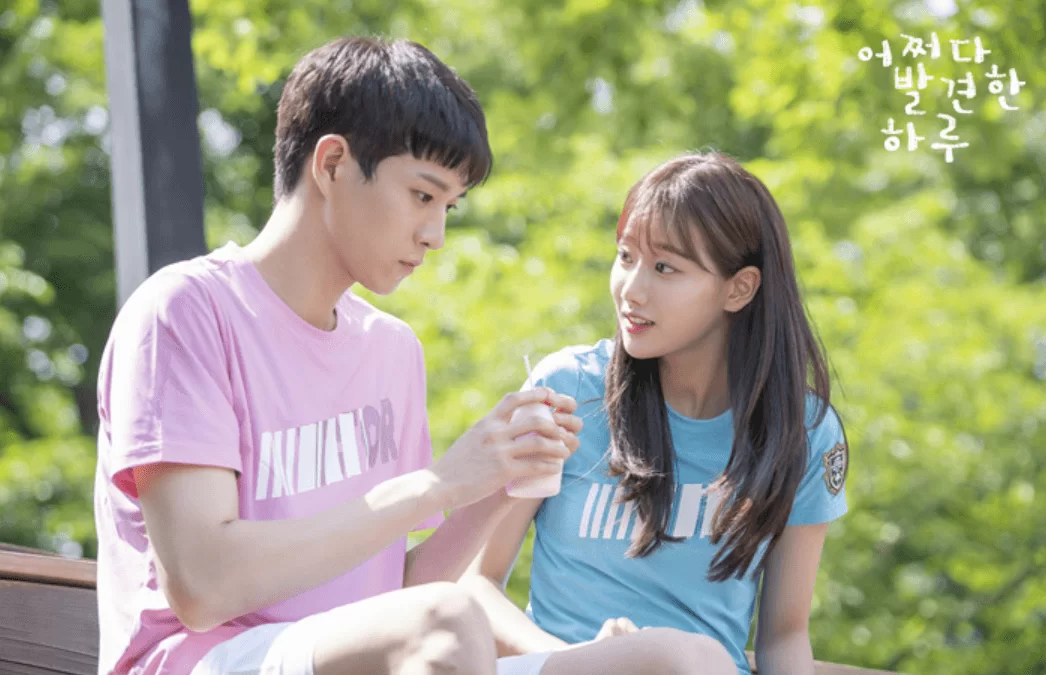 劇裏面的漫畫主人翁,是吳南柱(金勇大飾)和呂珠多(李娜恩飾),跟經典劇《花樣男子》的套路非常相似。