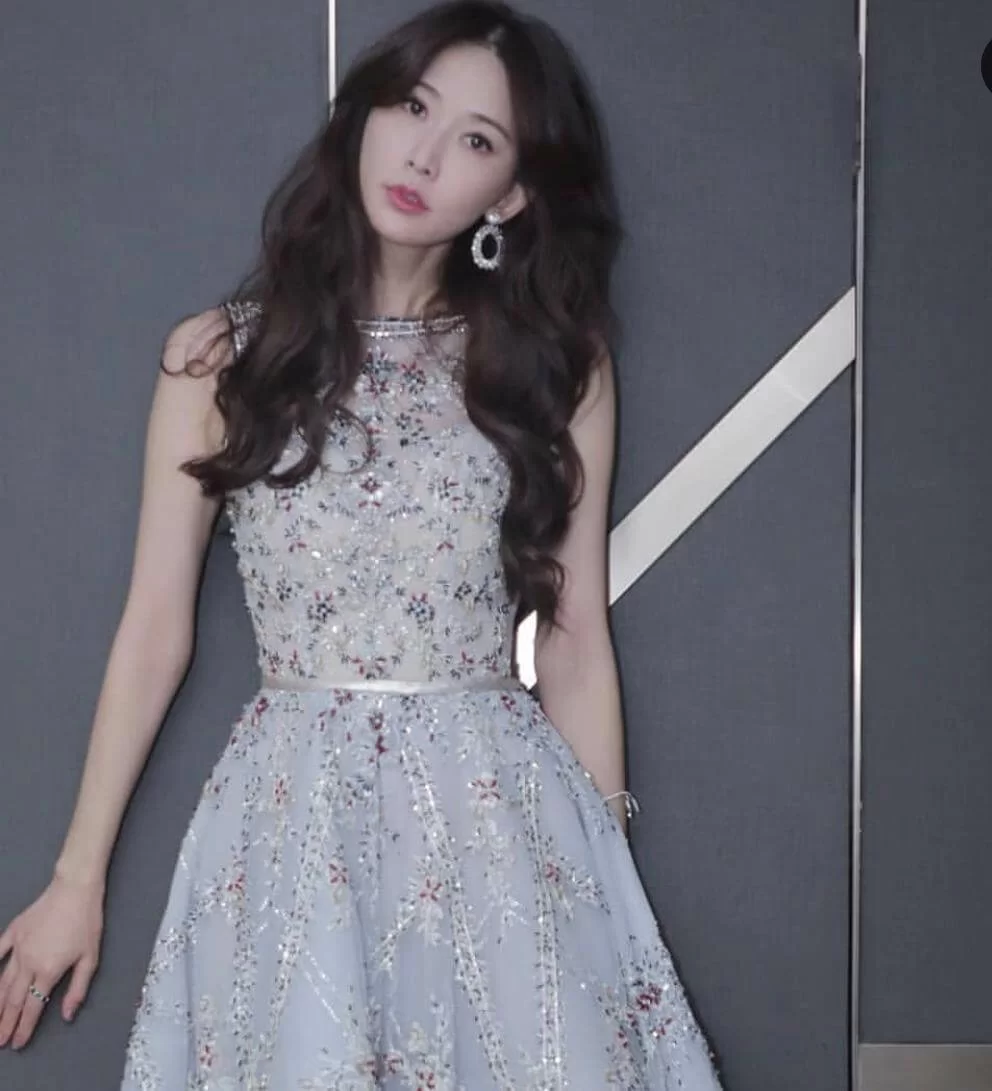 f2590607-20c7-4216-9f0b-52da2a8ff410