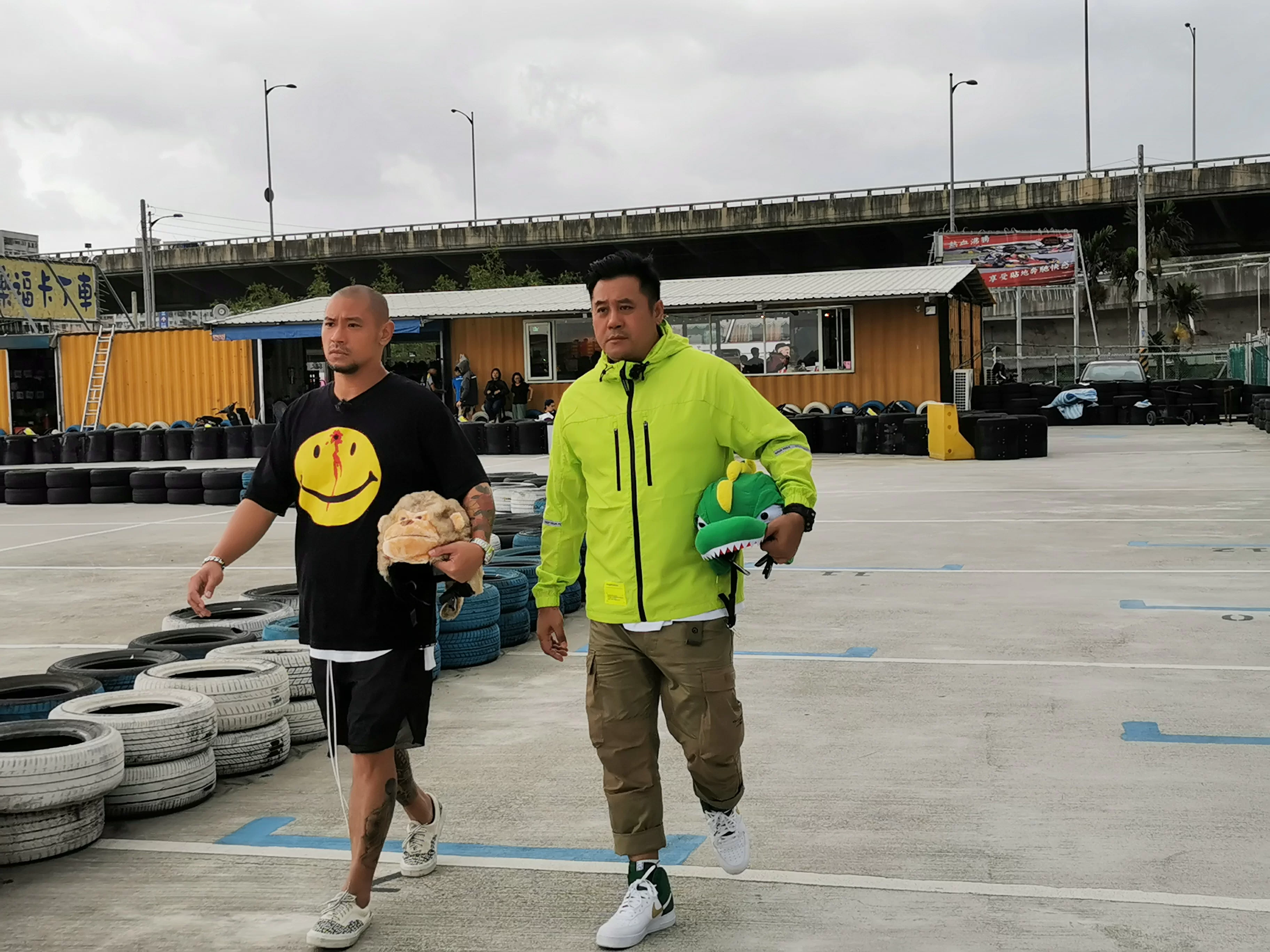 麥長青和金剛過檔ViuTV主持旅遊節目《C9旅行團》，大讚尺度比無綫大，任得他們自由發揮。