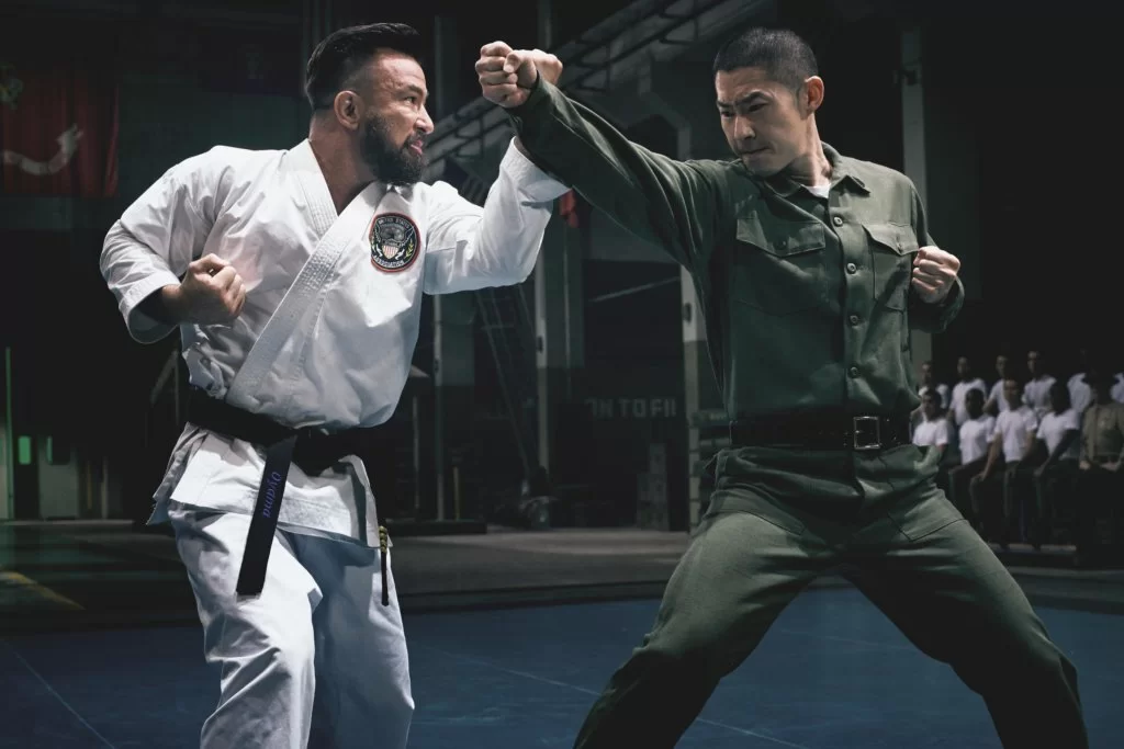 吳建豪與飾演空手道教練的Chris Collins有場精采打戲