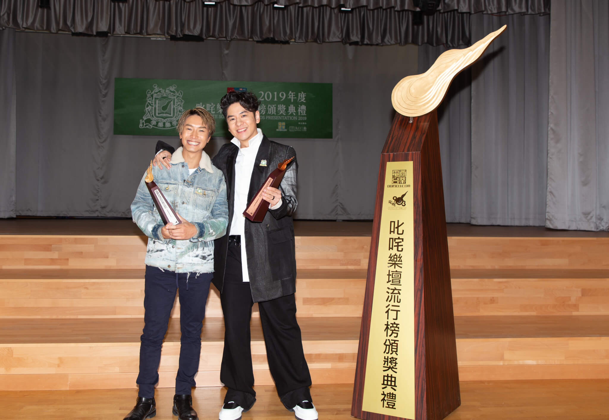 陳柏宇和許廷鏗分別奪得男歌手銀和銅獎，奪得金獎的張敬軒第一次缺席《叱咤》。
