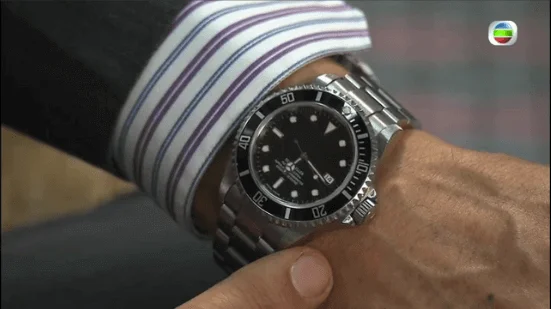 丹爺在《愛回家》第一集出動了名牌潛水錶