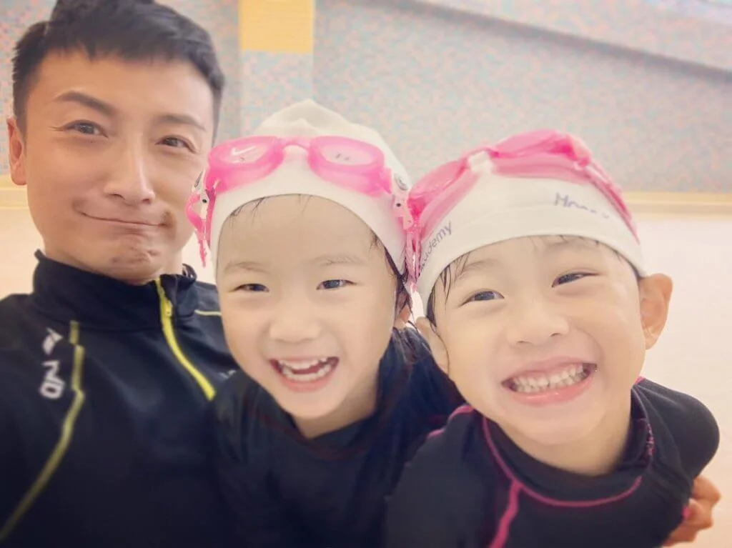 方力申開游泳學校多了接觸小朋友,以前一直認為要生男孩傳宗接代,最近變了覺得女孩夠嗲很可愛。