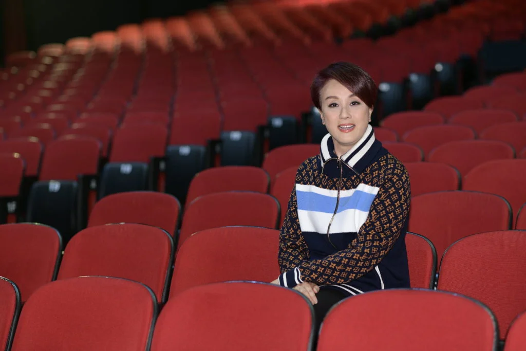 「鳴芝聲劇團」三十年前的頭炮，令蓋鳴暉出,場前驚到騰騰震。